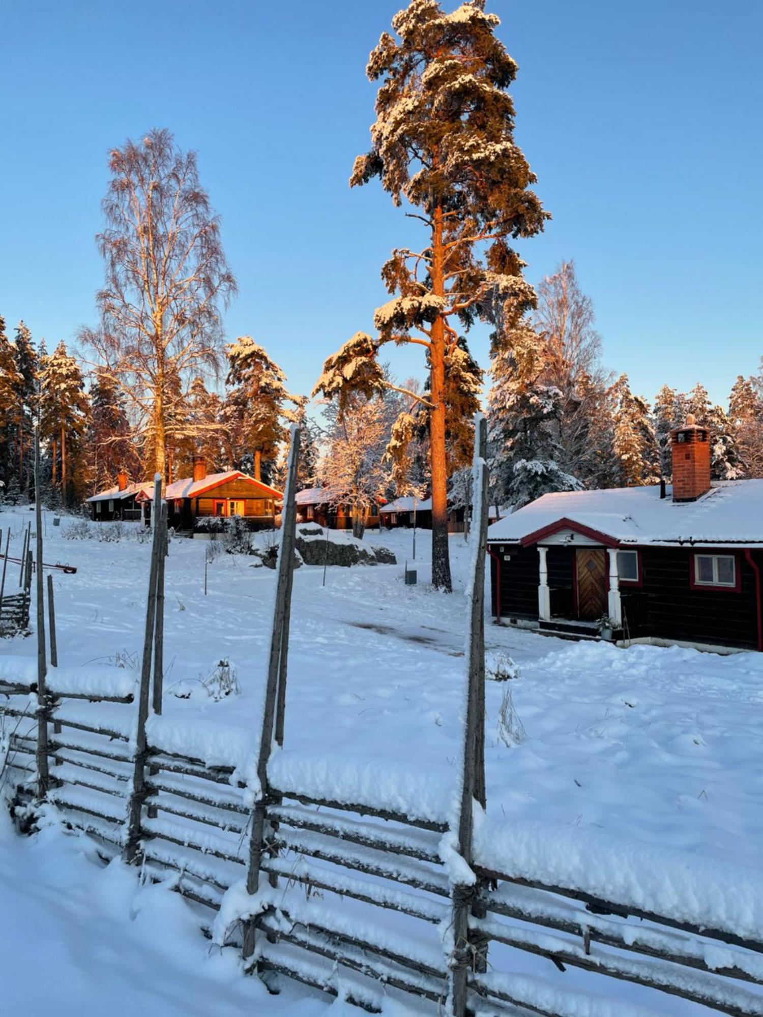 Siljansnaes Stugby Hotel Exterior photo